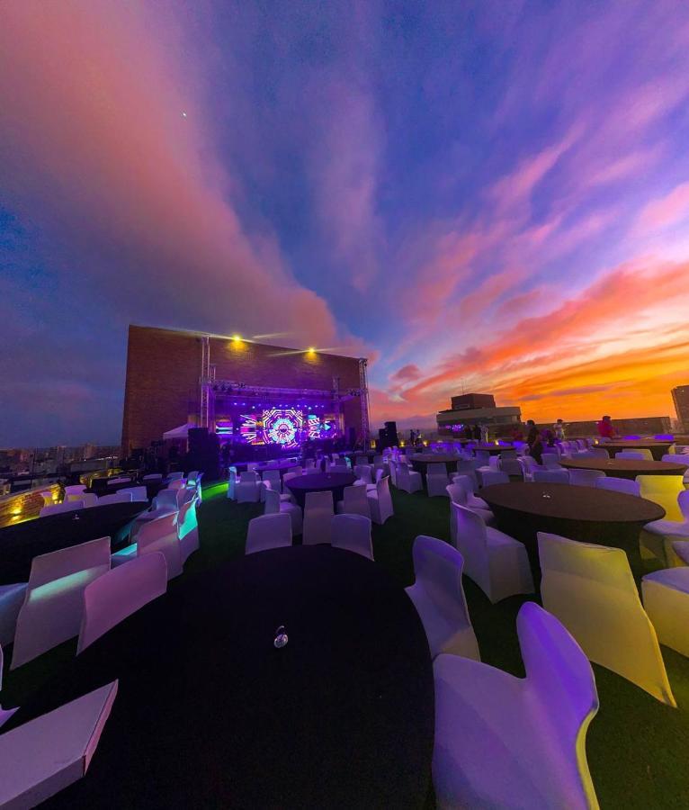 Hotel Dann Carlton Barranquilla Y Centro De Convenciones Zewnętrze zdjęcie The View Rooftop