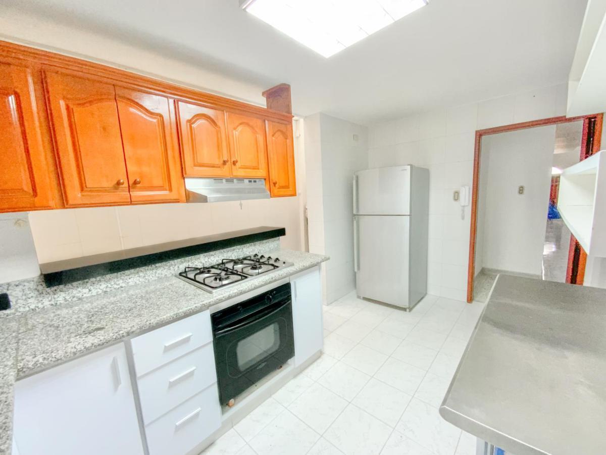 Hotel Dann Carlton Barranquilla Y Centro De Convenciones Zewnętrze zdjęcie A typical kitchen in a student residence hall