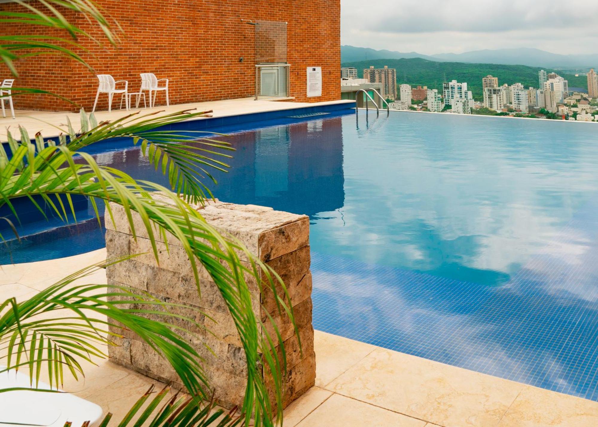 Hotel Dann Carlton Barranquilla Y Centro De Convenciones Zewnętrze zdjęcie Infinity pool
