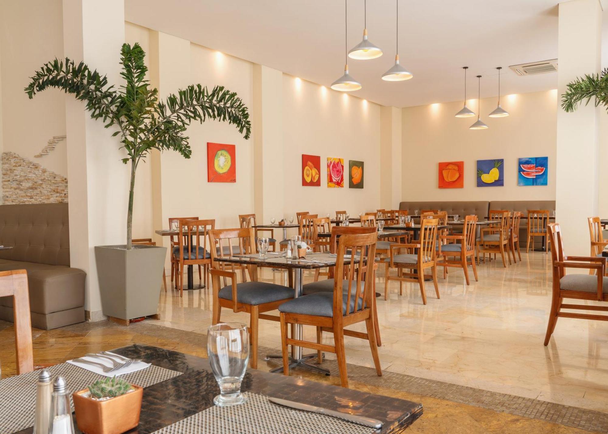 Hotel Dann Carlton Barranquilla Y Centro De Convenciones Zewnętrze zdjęcie The restaurant