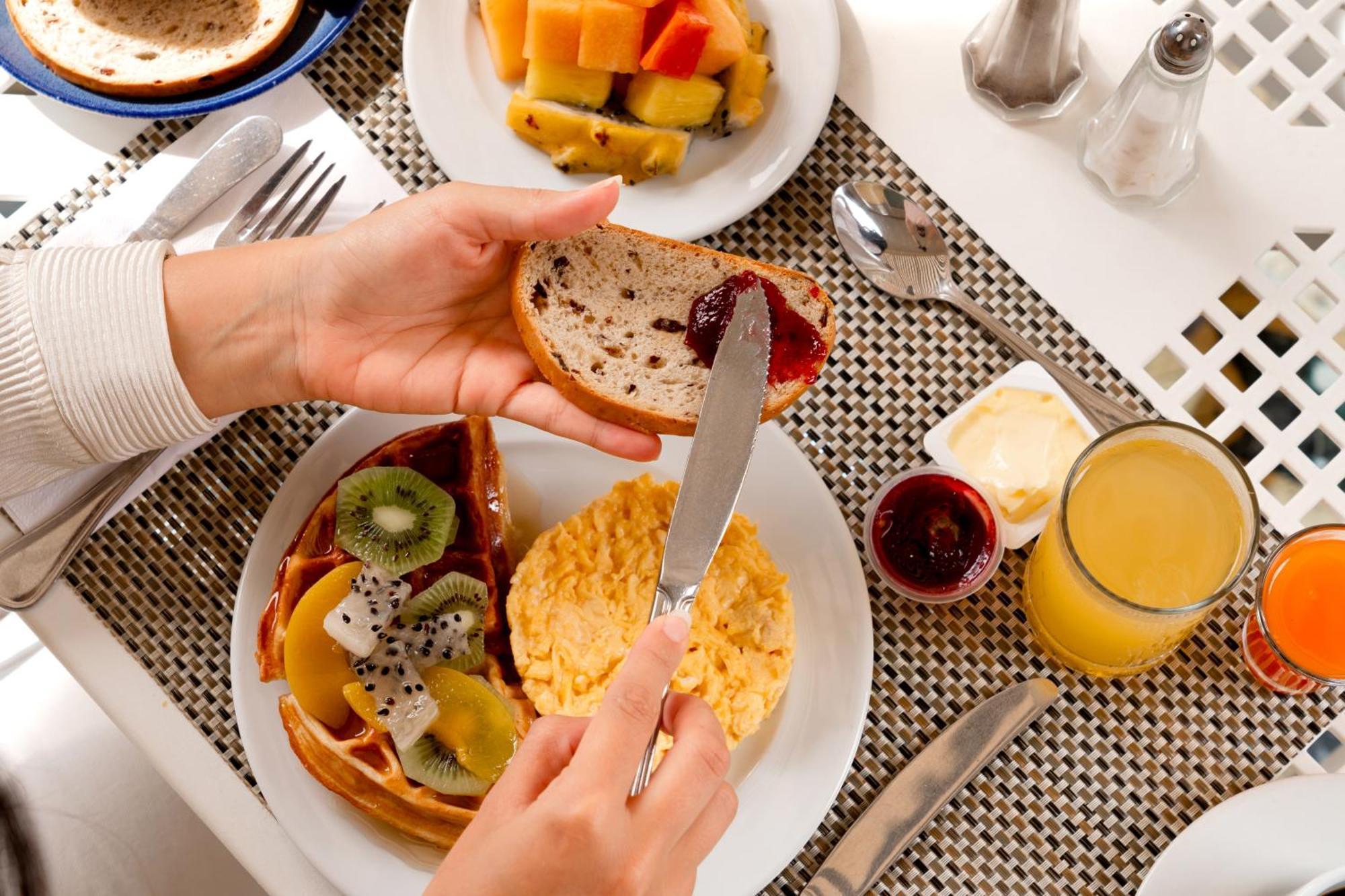 Hotel Dann Carlton Barranquilla Y Centro De Convenciones Zewnętrze zdjęcie A continental breakfast